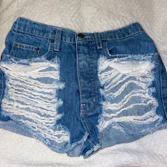 CARMAR Destroyed Shorts - Picture 1 of 3